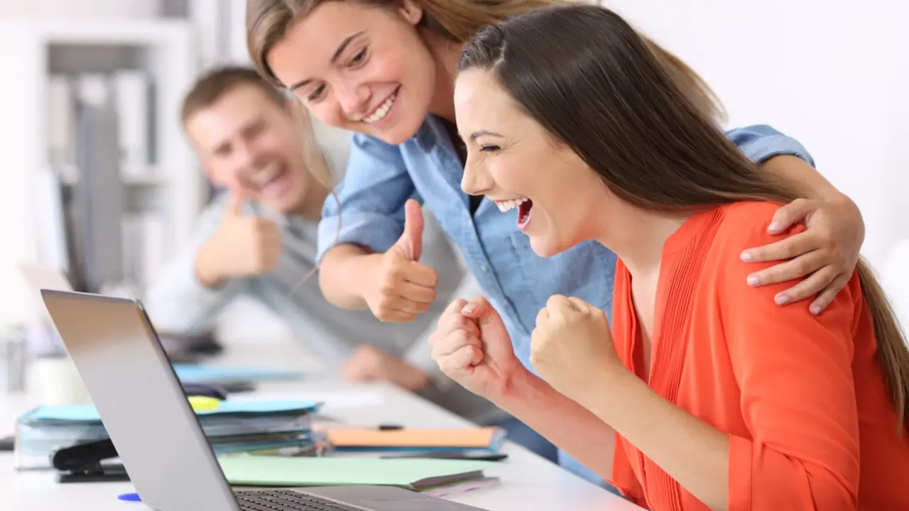4 أبراج تحب الخير للغير، أكثر الأبراج إيجابية أبرزهم الجوزاء والميزان